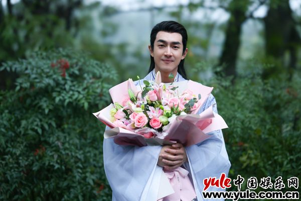 林更新新剧《与凤行》达成 去向神君不舍泪洒片场