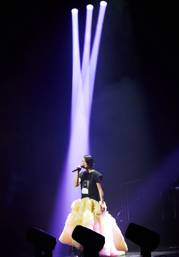 疫情后首度在欧洲开唱的华人歌手 刘若英《飞行日巡回演唱会》英法两场完售